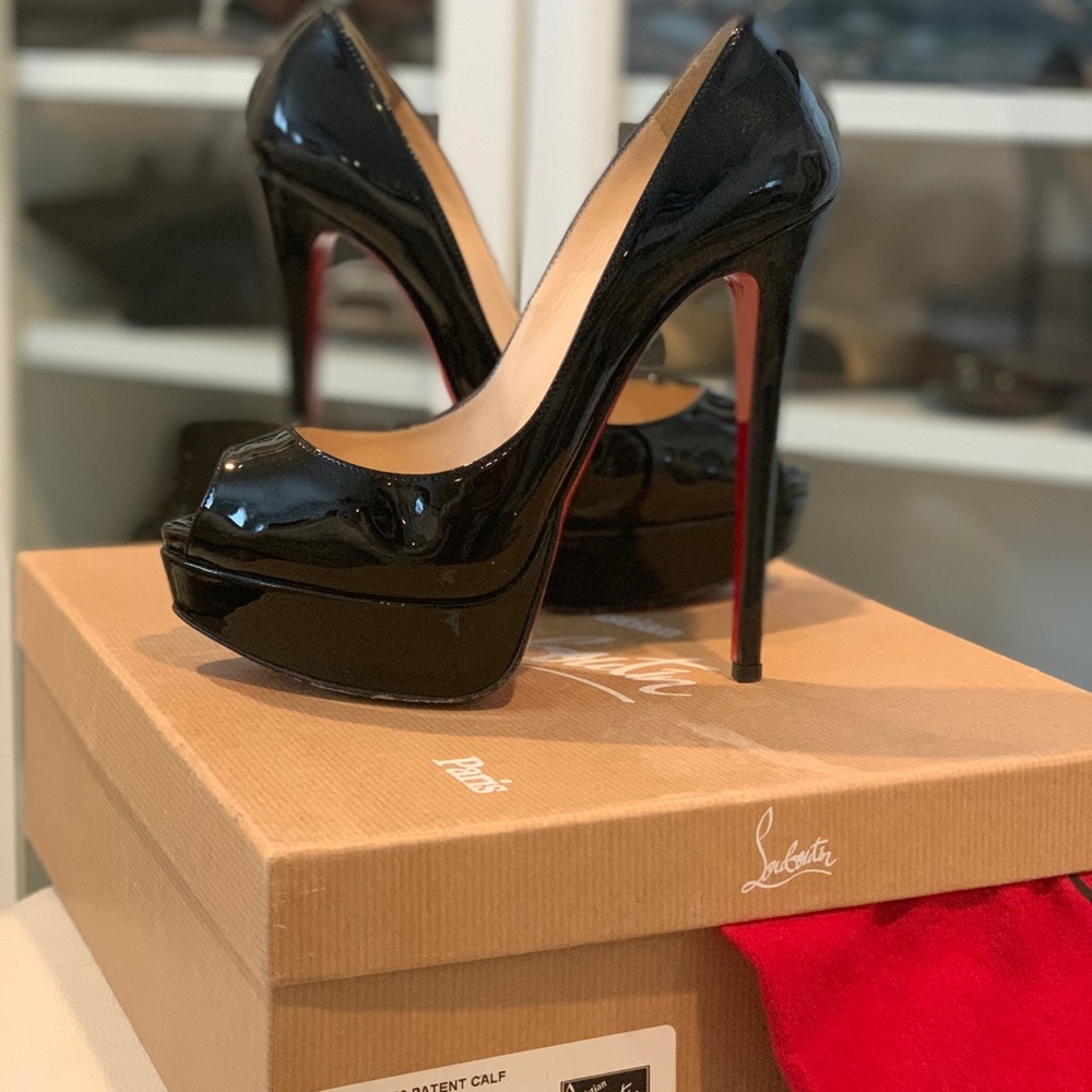 Christian Louboutin black lady peeps